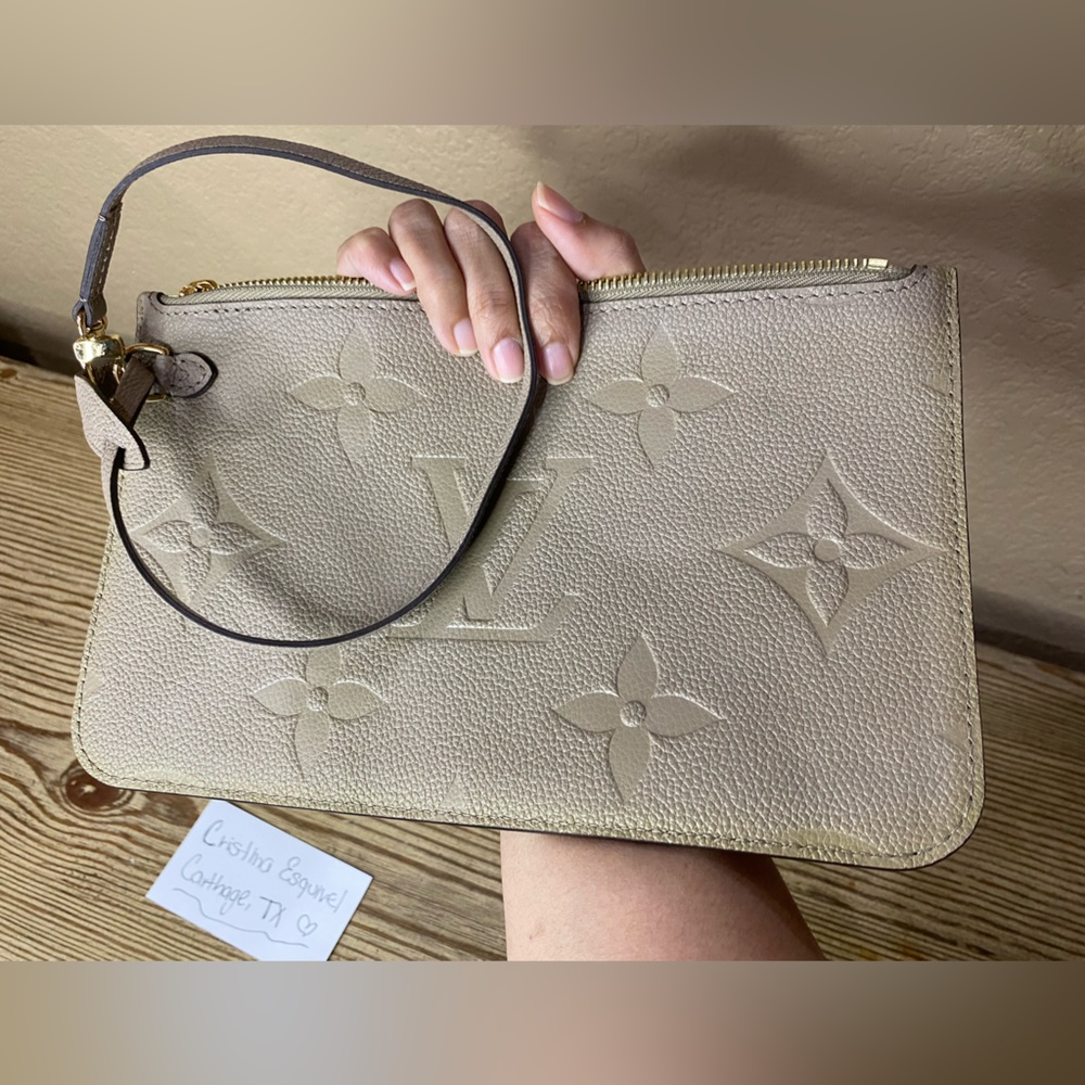 Louis Vuitton Neverfull MM Pouch Authentic - Picture 4 of 16
